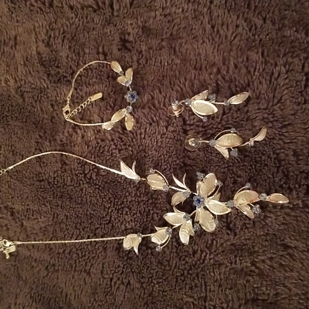 Beautiful jewelry set, necklace, bracelet and earrings